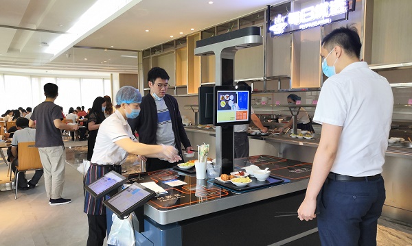 智慧食堂刷臉結算臺：人臉識別支付更加方便！